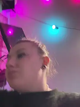 sluttysmiley online show from December 2025 05:59:02 AM