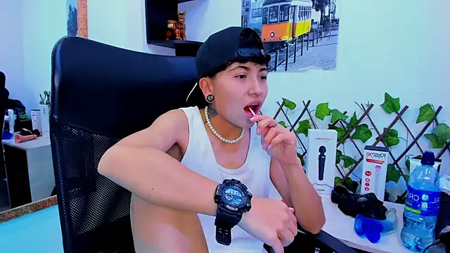 Im Mathias online show from November 2025 04:07:02 PM