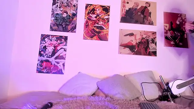 Snapshot of Luna-Chann chatting on November 2025 10:09:02 PM Luna-Chann online show from November 2025 10:09:02 PM