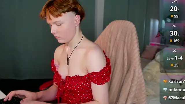 Snapshot of DreamyLuna chatting on January 2025 03:11:01 AM DreamyLuna online show from January 2025 03:11:01 AM