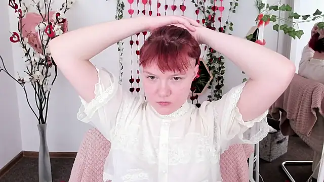 Snapshot of DreamyLuna chatting on February 2025 08:41:01 PM DreamyLuna online show from February 2025 08:41:01 PM