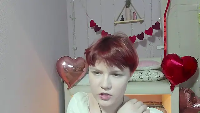 Snapshot of DreamyLuna chatting on February 2025 08:42:02 PM DreamyLuna online show from February 2025 08:42:02 PM