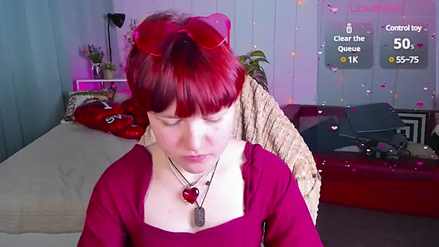 Snapshot of DreamyLuna chatting on February 2025 08:33:02 PM DreamyLuna online show from February 2025 08:33:02 PM