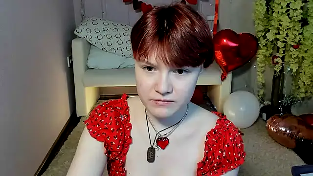 Snapshot of DreamyLuna chatting on February 2025 08:31:01 PM DreamyLuna online show from February 2025 08:31:01 PM