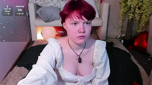 Snapshot of DreamyLuna chatting on February 2025 08:39:01 PM DreamyLuna online show from February 2025 08:39:01 PM