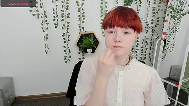 Snapshot of DreamyLuna chatting on March 2025 08:43:01 PM DreamyLuna online show from March 2025 08:43:01 PM