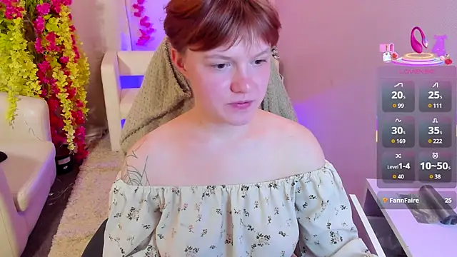 Snapshot of DreamyLuna chatting on September 2025 08:42:02 PM DreamyLuna online show from September 2025 08:42:02 PM