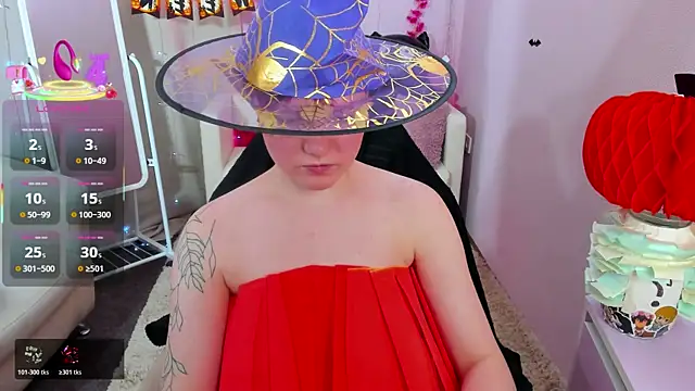 DreamyLuna online show from October 2025 08:55:02 PM