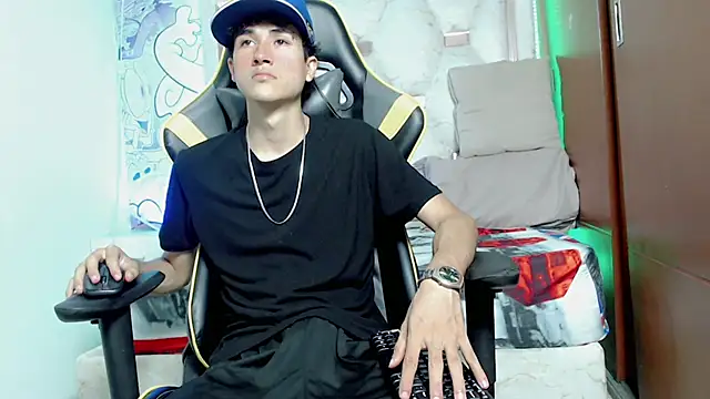 johnny cagee online show from October 2025 06:33:01 AM