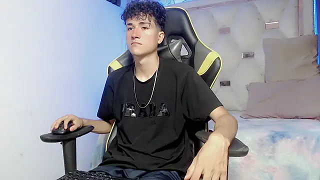 johnny cagee online show from November 2025 04:57:02 AM