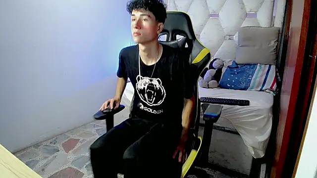 johnny cagee online show from December 2025 04:08:02 AM