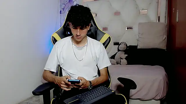 johnny cagee online show from January 2026 04:15:01 AM