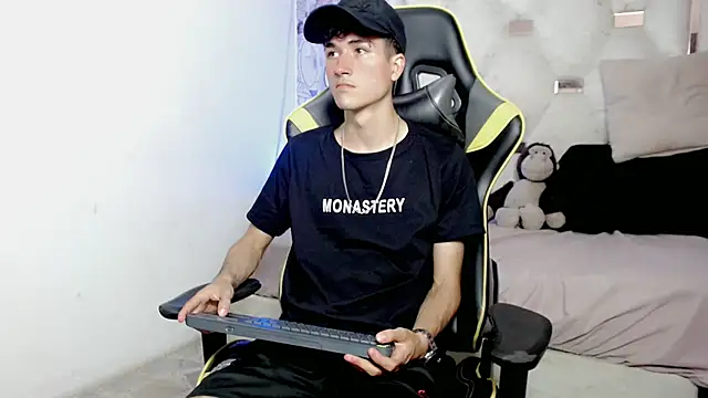 johnny cagee online show from January 2026 03:23:01 AM