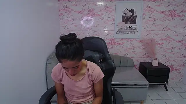 stephania t online show from January 2025 10:42:01 AM