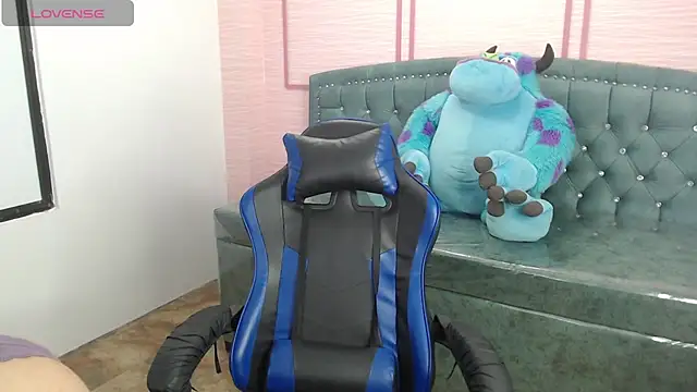 stephania t online show from February 2025 10:40:01 AM