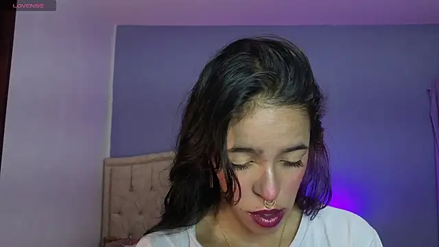 Snapshot of stephania_t chatting on May 2026 04:01:01 PM stephania t online show from May 2026 04:01:01 PM