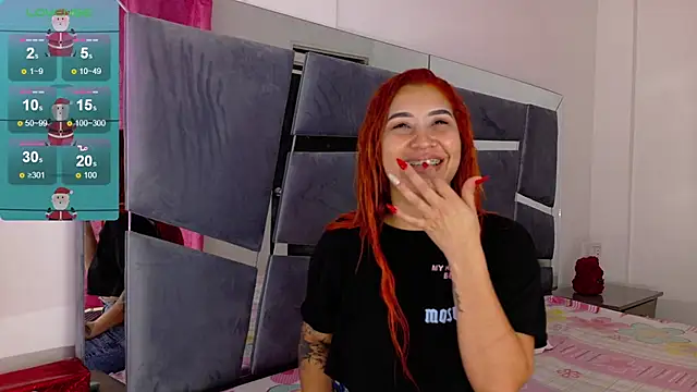 Snapshot of Alba_Grey chatting on December 2024 11:37:02 PM Alba Grey online show from December 2024 11:37:02 PM