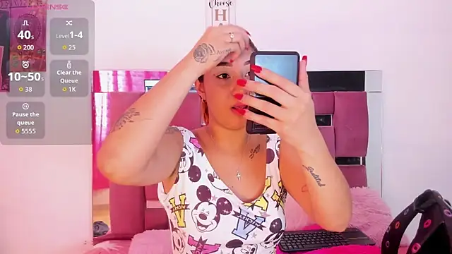 Snapshot of Alba_Grey chatting on September 2025 06:12:02 PM Alba Grey online show from September 2025 06:12:02 PM