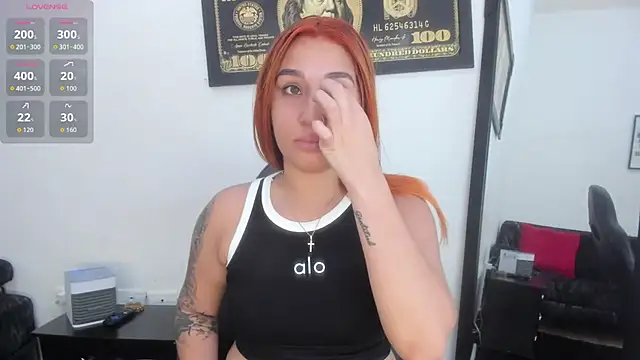 Snapshot of Alba_Grey chatting on October 2025 09:31:01 PM Alba Grey online show from October 2025 09:31:01 PM