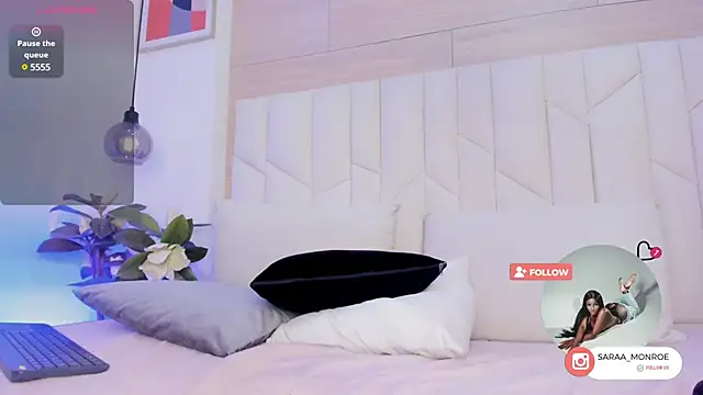 Snapshot of SaraMonroe1 chatting on February 2025 10:52:02 PM SaraMonroe1 online show from February 2025 10:52:02 PM