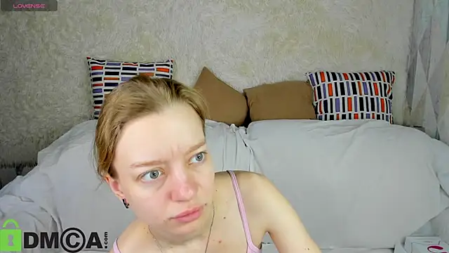 Michelle Blond online show from November 2025 07:52:02 AM