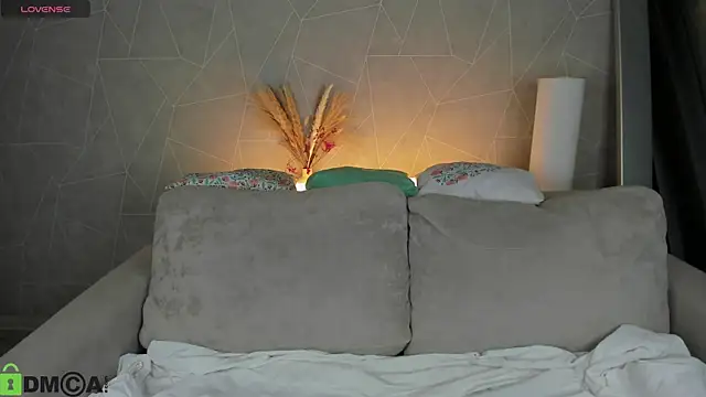 Michelle Blond online show from March 2026 07:57:01 AM