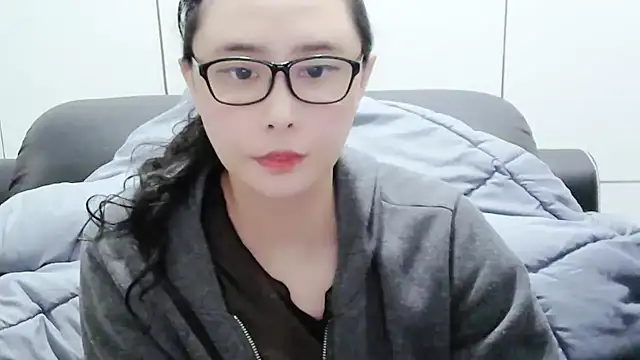 Snapshot of yourz_tw chatting on March 2025 08:13:01 AM yourz tw online show from March 2025 08:13:01 AM