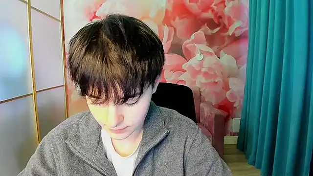 Snapshot of EmiliaYours chatting on December 2024 10:39:01 AM EmiliaYours online show from December 2024 10:39:01 AM