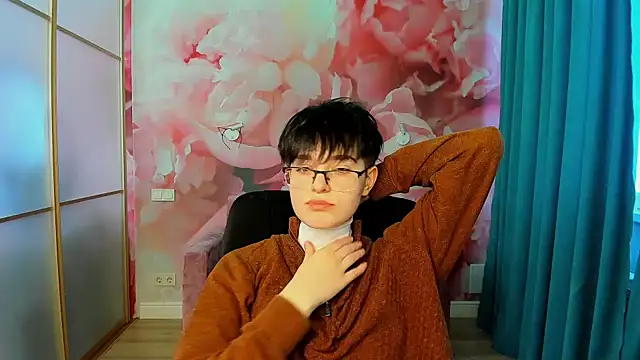 Snapshot of EmiliaYours chatting on December 2024 10:17:02 AM EmiliaYours online show from December 2024 10:17:02 AM