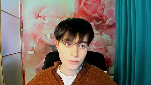 Snapshot of EmiliaYours chatting on December 2024 01:21:01 PM EmiliaYours online show from December 2024 01:21:01 PM