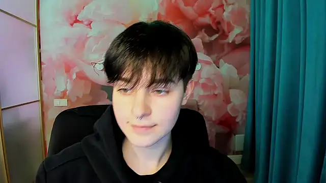 Snapshot of EmiliaYours chatting on December 2024 03:41:01 PM EmiliaYours online show from December 2024 03:41:01 PM