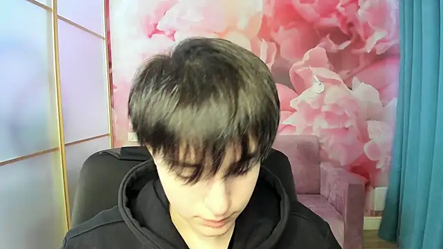 Snapshot of EmiliaYours chatting on December 2024 06:54:02 AM EmiliaYours online show from December 2024 06:54:02 AM