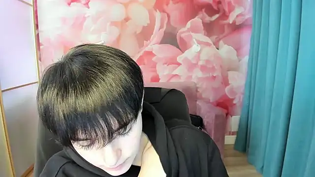 Snapshot of EmiliaYours chatting on December 2024 09:55:02 AM EmiliaYours online show from December 2024 09:55:02 AM