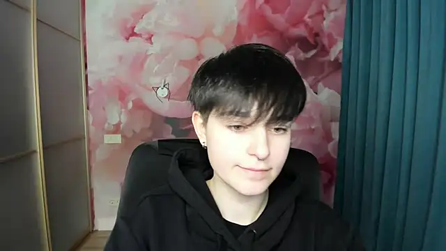 Snapshot of EmiliaYours chatting on December 2024 03:58:01 PM EmiliaYours online show from December 2024 03:58:01 PM