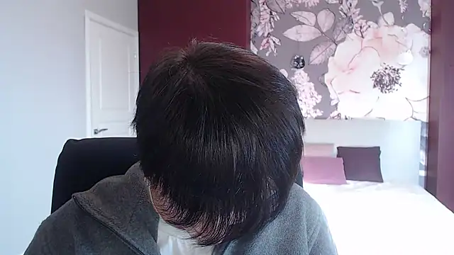 Snapshot of EmiliaYours chatting on December 2024 10:34:01 AM EmiliaYours online show from December 2024 10:34:01 AM