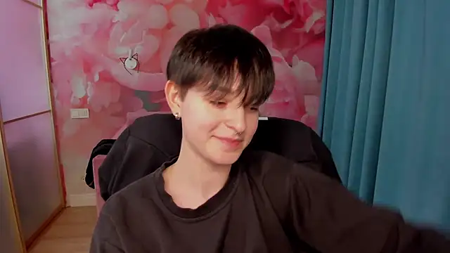 Snapshot of EmiliaYours chatting on December 2024 03:53:01 PM EmiliaYours online show from December 2024 03:53:01 PM