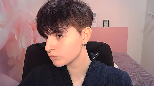 Snapshot of EmiliaYours chatting on December 2024 04:08:02 PM EmiliaYours online show from December 2024 04:08:02 PM