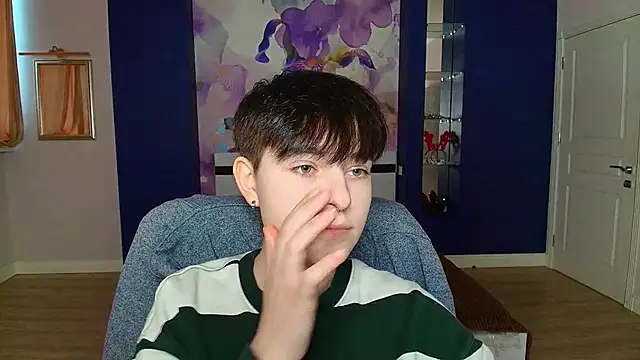 Snapshot of EmiliaYours chatting on December 2024 12:31:01 PM EmiliaYours online show from December 2024 12:31:01 PM