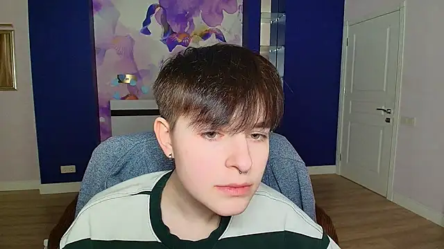 Snapshot of EmiliaYours chatting on December 2024 04:29:02 PM EmiliaYours online show from December 2024 04:29:02 PM