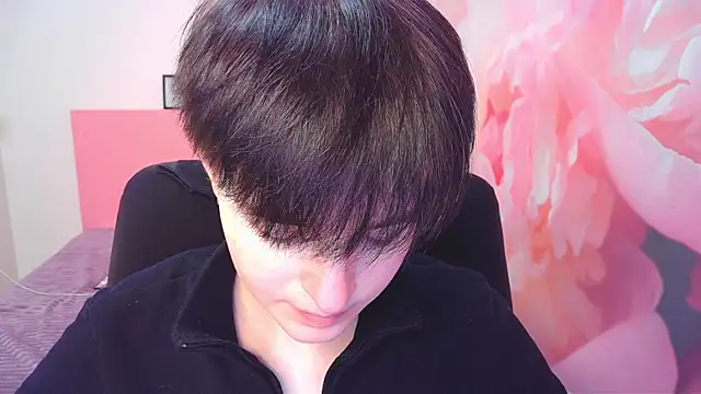 Snapshot of EmiliaYours chatting on December 2024 01:08:02 PM EmiliaYours online show from December 2024 01:08:02 PM