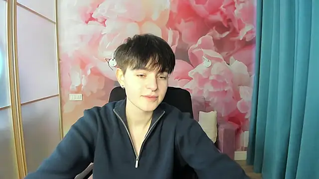 Snapshot of EmiliaYours chatting on January 2025 01:03:02 PM EmiliaYours online show from January 2025 01:03:02 PM