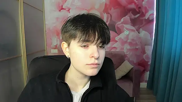 Snapshot of EmiliaYours chatting on January 2025 01:04:02 PM EmiliaYours online show from January 2025 01:04:02 PM