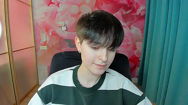 Snapshot of EmiliaYours chatting on January 2025 03:37:02 PM EmiliaYours online show from January 2025 03:37:02 PM