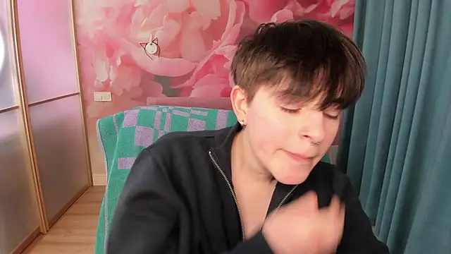 Snapshot of EmiliaYours chatting on January 2025 04:04:01 PM EmiliaYours online show from January 2025 04:04:01 PM