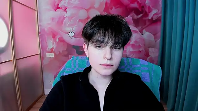 Snapshot of EmiliaYours chatting on January 2025 01:00:02 PM EmiliaYours online show from January 2025 01:00:02 PM