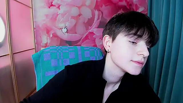 Snapshot of EmiliaYours chatting on January 2025 04:05:01 PM EmiliaYours online show from January 2025 04:05:01 PM