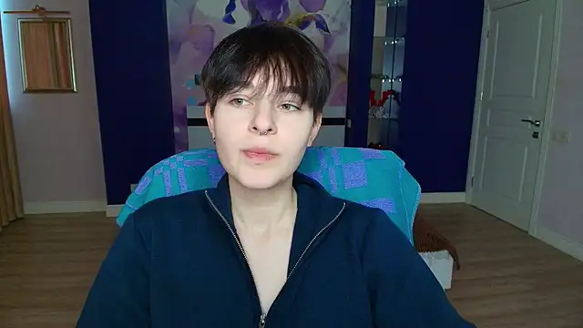 Snapshot of EmiliaYours chatting on January 2025 12:48:01 PM EmiliaYours online show from January 2025 12:48:01 PM