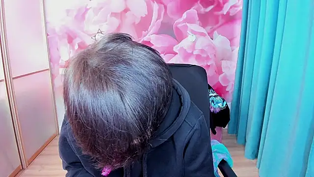 Snapshot of EmiliaYours chatting on January 2025 12:51:02 PM EmiliaYours online show from January 2025 12:51:02 PM