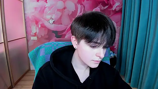 Snapshot of EmiliaYours chatting on January 2025 04:06:01 PM EmiliaYours online show from January 2025 04:06:01 PM