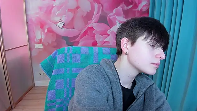 Snapshot of EmiliaYours chatting on February 2025 03:52:01 PM EmiliaYours online show from February 2025 03:52:01 PM